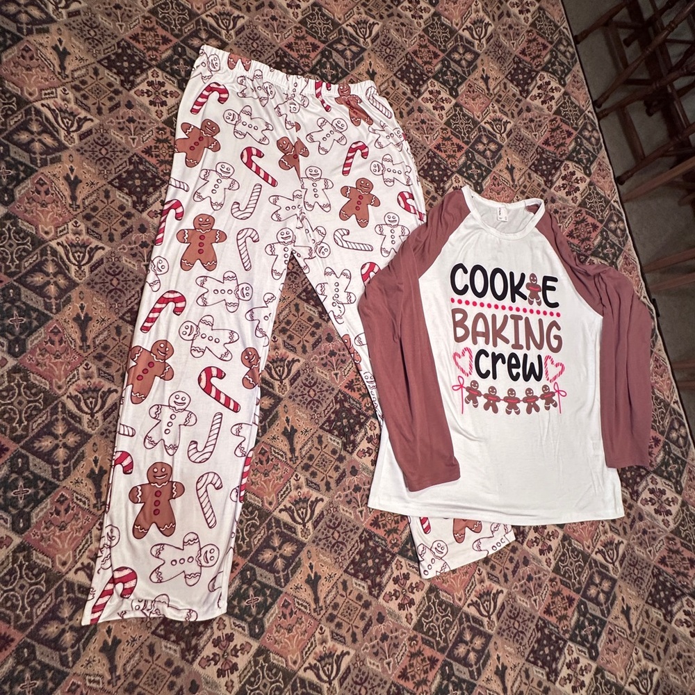 Men’s Size L Cookie Baking Crew Pajamas‎ Set - White and Brown